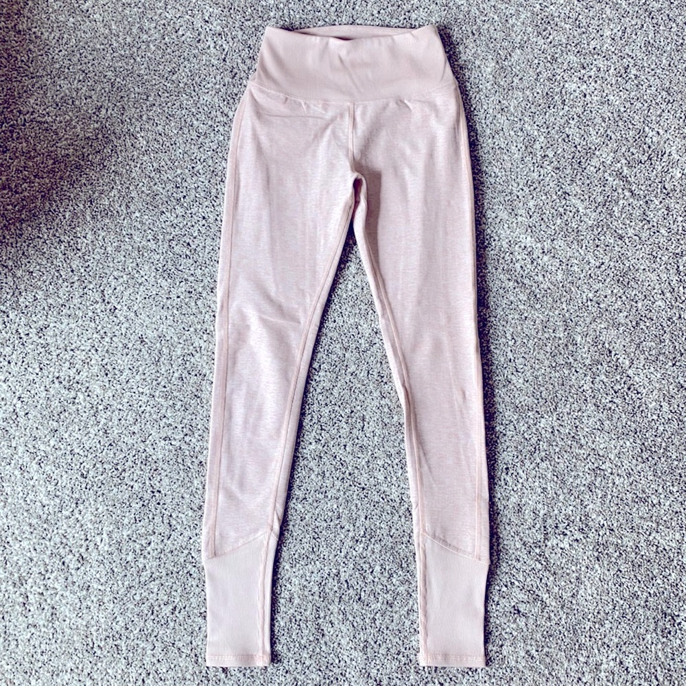 Alo Yoga, mid waist, light pink, size S